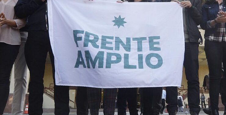 Plebiscito: Frente Amplio anuncia voto En contra y descarta impulsar un tercer proceso