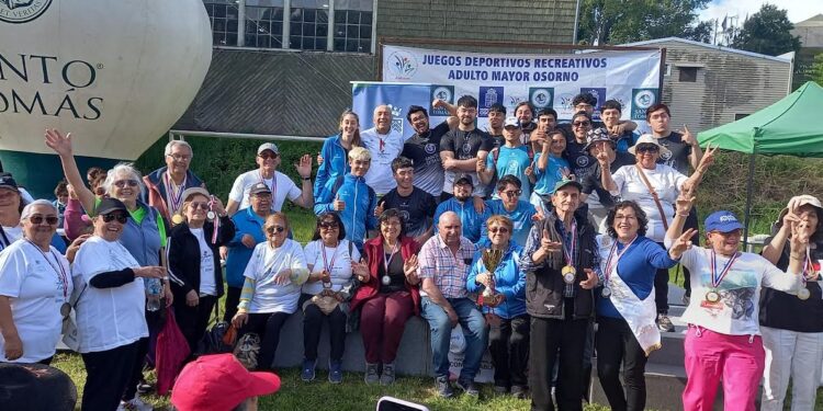 Santo Tomás Osorno realizó séptima versión del encuentro recreativo “Así Jugaba Yo”