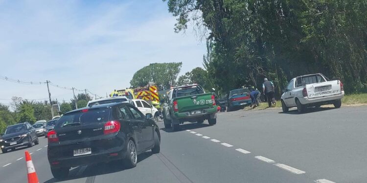 Colisión entre vehículo y camioneta en ruta 215 dejó una persona lesionada