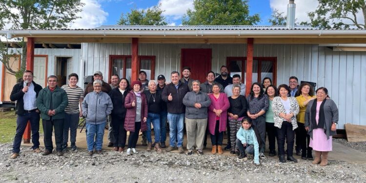 Purranque: Saesa inauguró junto a vecinos de La Poza conexión eléctrica de su sede social
