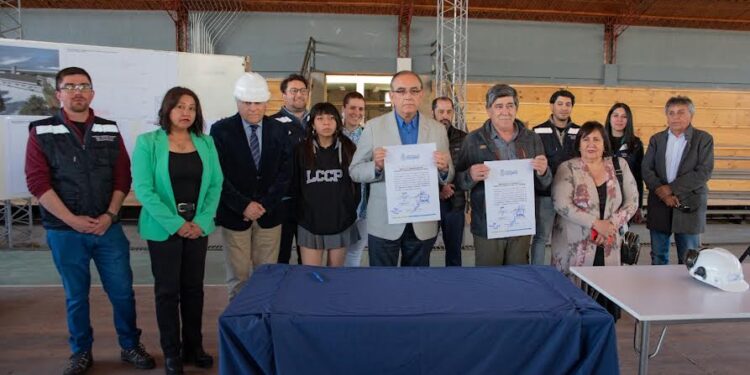 Iniciaron obras de mejoramiento del gimnasio liceo Carmela Carvajal de Prat en Osorno