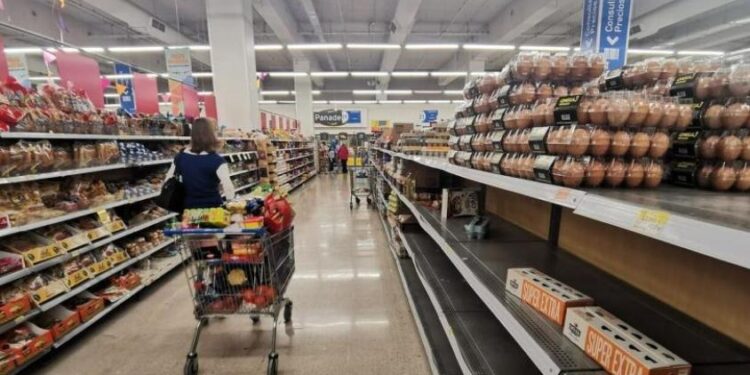 Plebiscito 2023: Los horarios de los supermercados y comercio para este domingo