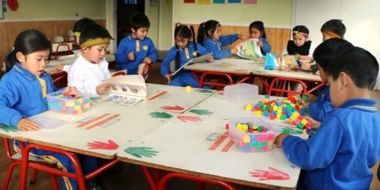 Inician obras de diseño del nuevo pabellón de aulas para escuela rural Cancha Larga