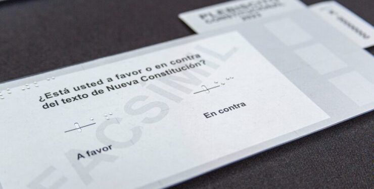Chilena denunció que tuvo problemas para votar en Australia: Ya habían firmado por ella