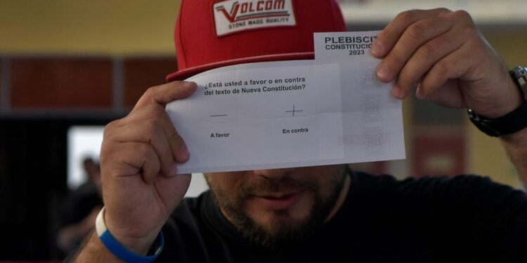 Cadem libera última encuesta del plebiscito: 55% por el “En contra” y 45% por el “A favor”