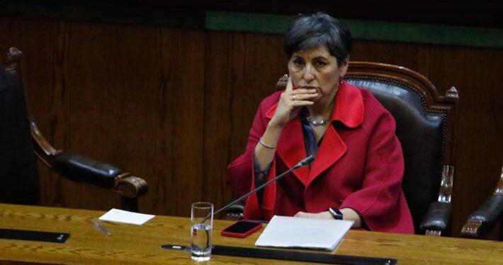 Gobierno plantea adelantar para abril reajuste anual en precios de planes de isapres para paliar efectos del fallo GES