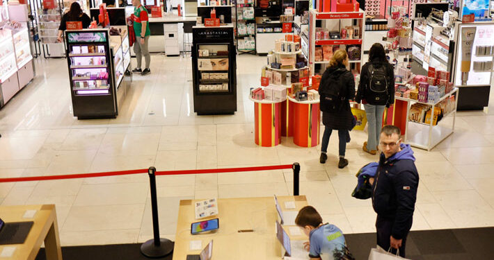 Ventas del retail vuelven a caer en noviembre y registran retroceso real de 7,3%