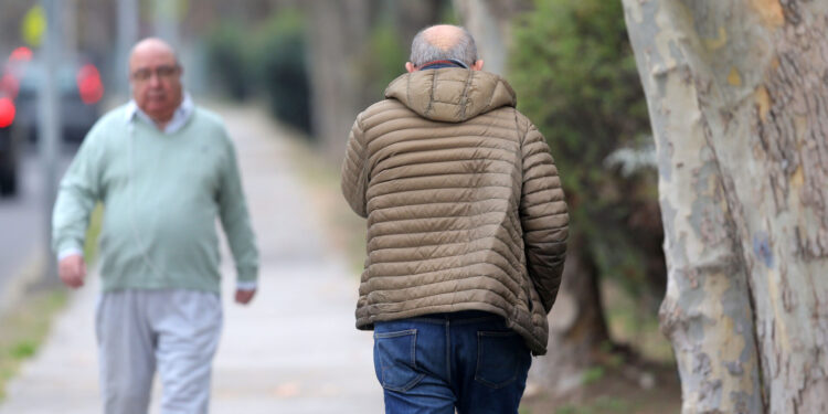 Inflación anual para adultos mayores rompe tendencia y supera al IPC general