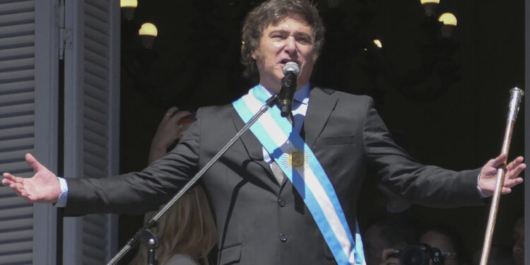 En Argentina alistan una de las marchas «más importantes» contra primeros ajustes de Milei