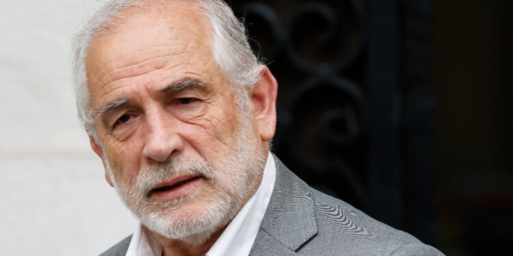 Oposición concretó acusación constitucional contra Carlos Montes