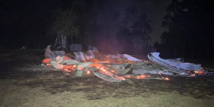Iglesia y sede vecinal fueron incendiadas en Contulmo