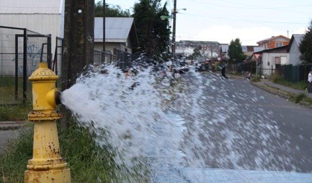 Suralis llama a denunciar robo de agua potable y descargas ilegales en alcantarillado 