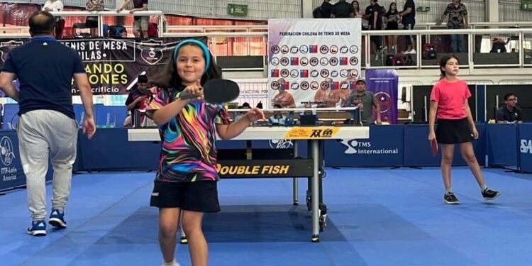 Éxito destacado de representantes de tenis de mesa de Osorno en evento nacional