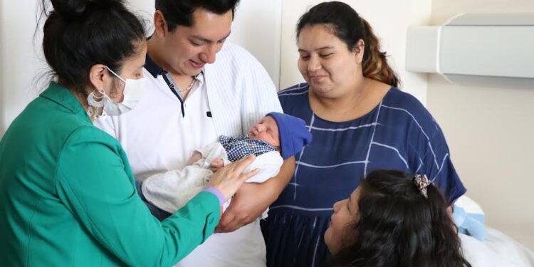 Emiliano es el primer recién nacido del 2024 en la provincia de Osorno