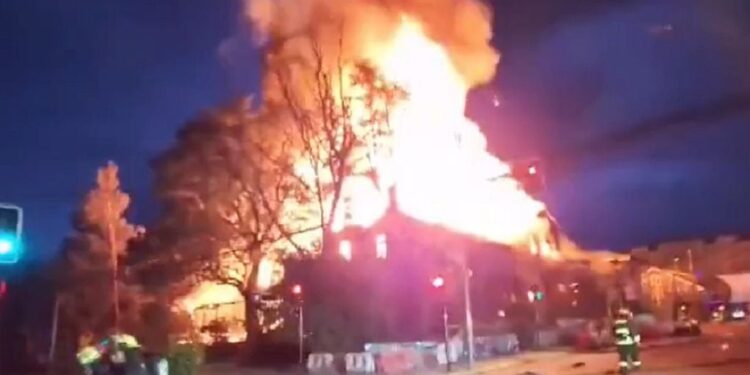 Dueña de café La Última Frontera siniestrado en Valdivia denuncia que extrabajador provocó incendio