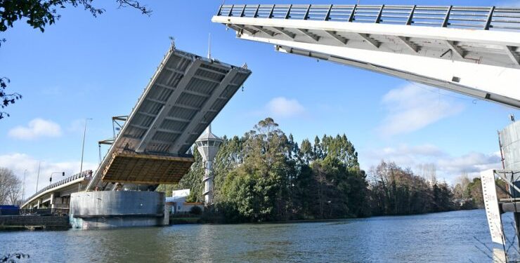 MOP informó que puente Cau Cau empezará a funcionar este fin de semana