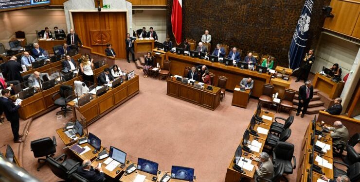 Senado despacha ley corta de Isapres: Aprobaron mutualización y alza en precios de planes bases