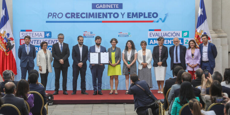 Fin al Comité de Ministros y permisología: Presentan proyectos que perfeccionan autorizaciones