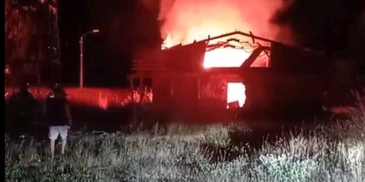 Bodega de ex hogar de menores en Osorno quedó destruida tras incendio