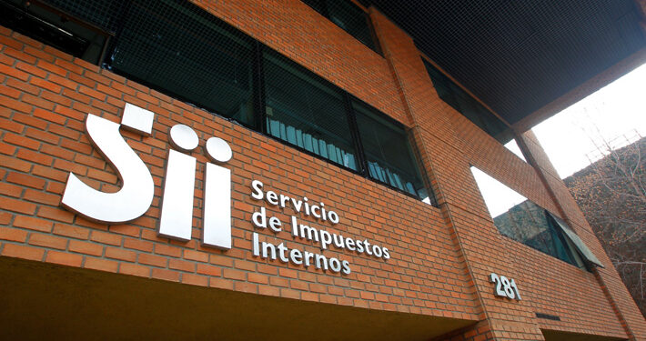 SII: Recaudación tributaria cae 13% casi al cierre de 2023 por baja de ingresos mineros y del IVA