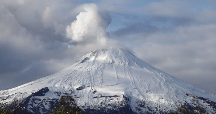 Sube actividad sísmica en Volcán Villarrica: Se reportan al menos 160 temblores en cercanías