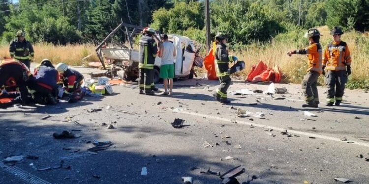 Tres fallecidos y un herido grave tras choque en ruta que une Valdivia y San José de la Mariquina