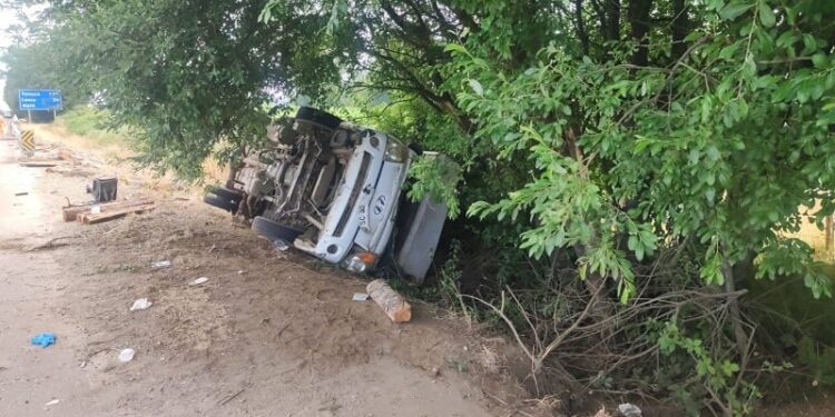 Conductor de camioneta falleció tras ser impactado por furgón en ruta 5 sur
