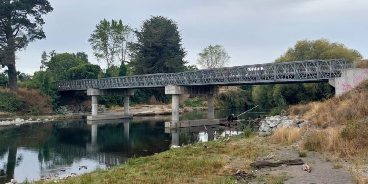 Entregan terreno a constructora que realizará reposición del puente Cancura