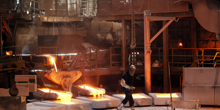 Producción de cobre en Chile retrocede por quinto año seguido y Codelco reporta su peor desempeño