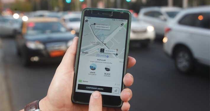 Ley Uber: Estudio UC dice que solo un 15,5% de conductores de App cumple con norma