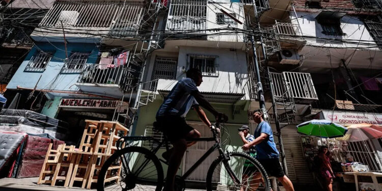 Estudio estimó que el nivel de pobreza en Argentina llega a 57,4%