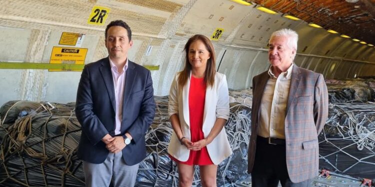 Aterrizó vuelo con 70 toneladas de ayuda humanitaria desde Bolivia para afectados por incendios