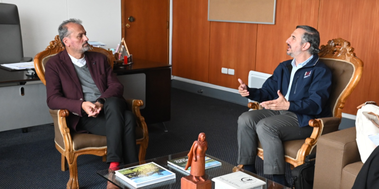 Director Regional del INE presenta el “Plan Censo” al Gobernador Regional