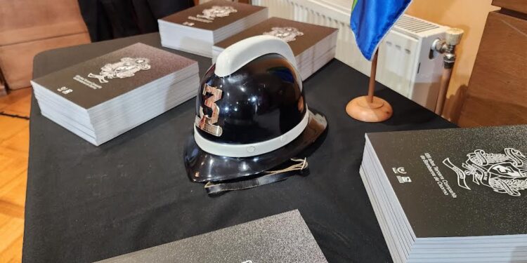 Tercera Compañía de Bomberos de Osorno presentó revista histórica en conmemoración de sus 135 años