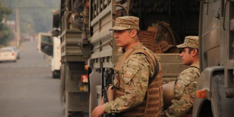 Data Influye: 68% está de acuerdo con despliegue militar en espacios públicos incluyendo los malls