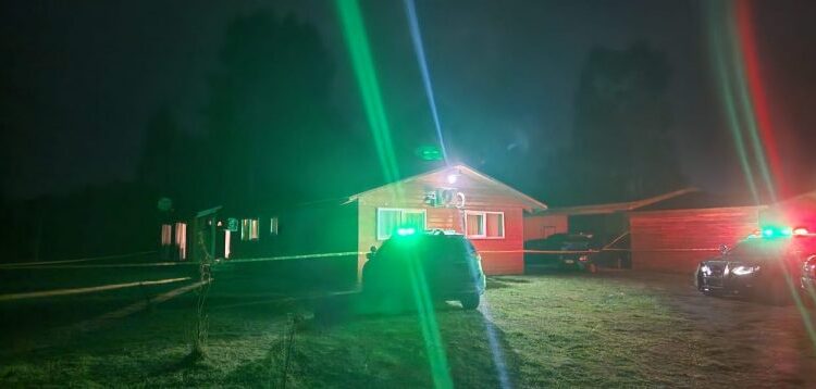 Tragedia en Río Bueno: Matrimonio y su hija fueron brutalmente asesinados en su propia casa