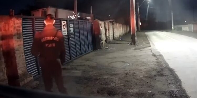 Dos carabineros quedan presos tras robar con uniforme: Delito fue grabado por sus propias cámaras