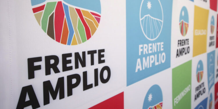 Militantes de Convergencia Social y Revolución Democrática aprobaron fusión en partido único