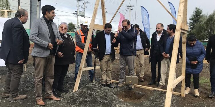 Colocan primeras piedras de futuras plazas “Las Américas” en dos poblaciones de Osorno 
