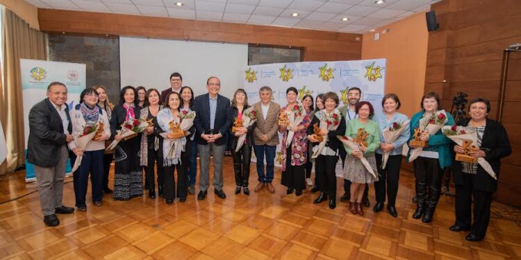 Osorno: Entregan reconocimiento a funcionarias de la salud primaria que se acogen a retiro