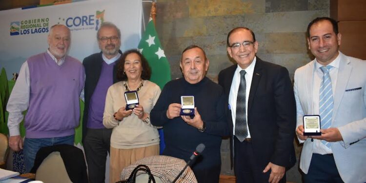 Osorno: Reconocen labor de 4 consejeros regionales que cumplen 3 periodos