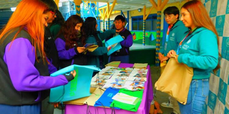 Santo Tomás Osorno realizó actividad de orientación vocacional en Dharma College de Purranque