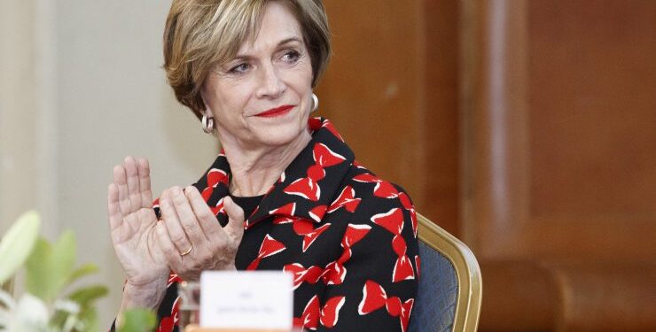 Cadem: Matthei lidera intención de voto espontáneo con 25%
