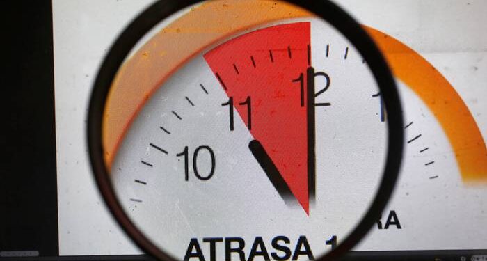 Cambio de hora: Saesa invita a hacer uso eficiente de la energía durante el invierno