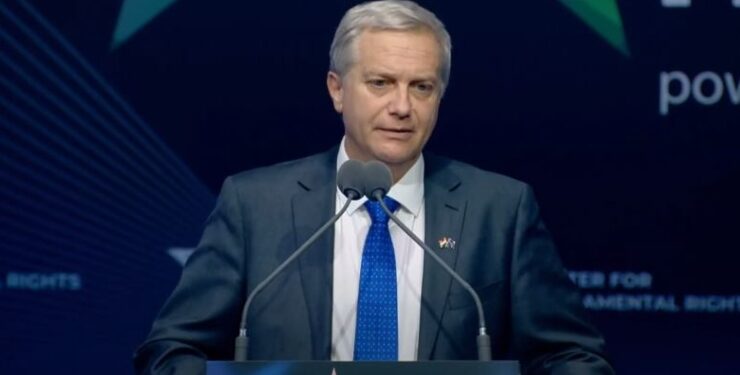 Kast arremete contra Boric y anuncia postulación presidencial