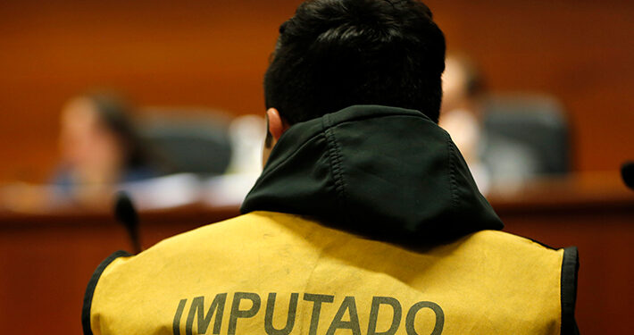 Detienen a hombre por femicidio con arma blanca de su pareja de 23 años en Osorno