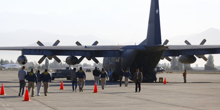 Migraciones concretó vuelo de expulsión de 53 extranjeros
