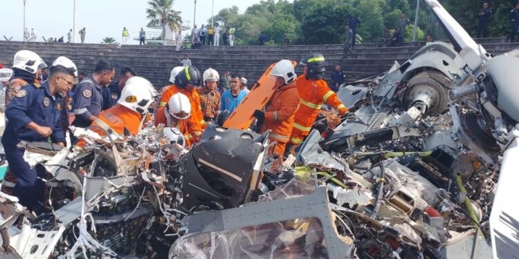 Choque entre helicópteros de la Marina de Malasia dejó 10 fallecidos