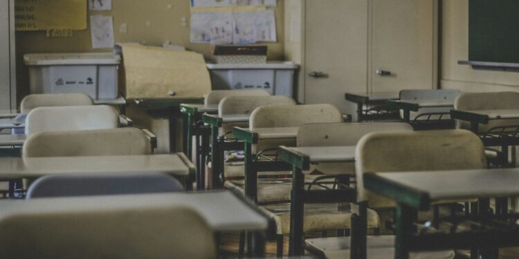 Aumentaron 70% las expulsiones y cancelaciones de matrículas en colegios de todo Chile
