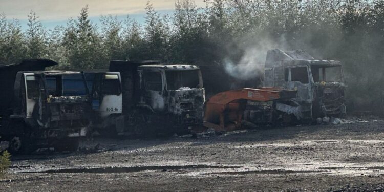 Atentado incendiario deja 10 camiones destruidos en Lautaro